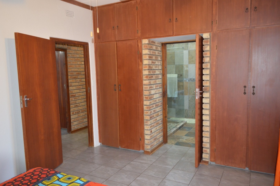 6 Bedroom Property for Sale in Doringkruin North West